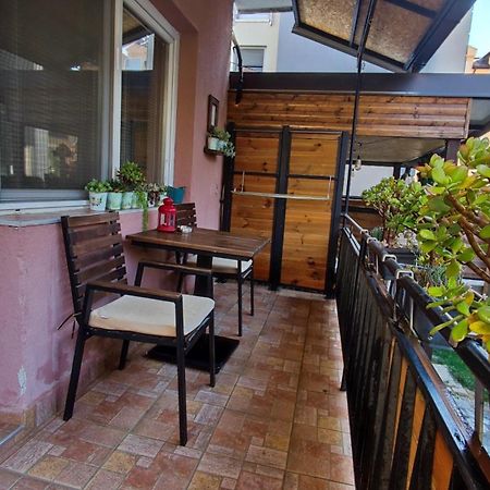 The House Apartments & Guest Rooms Охрид Экстерьер фото