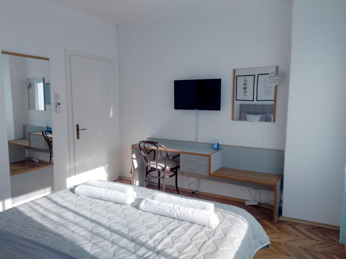 The House Apartments & Guest Rooms Охрид Экстерьер фото