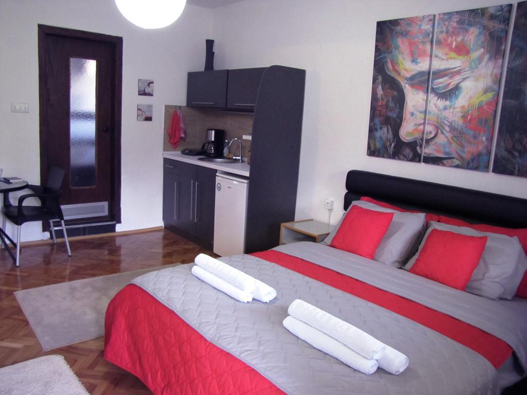 The House Apartments & Guest Rooms Охрид Экстерьер фото