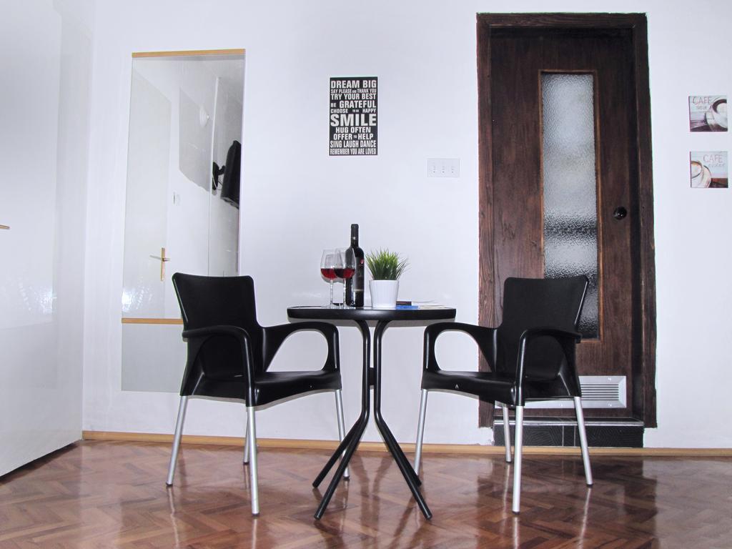 The House Apartments & Guest Rooms Охрид Экстерьер фото
